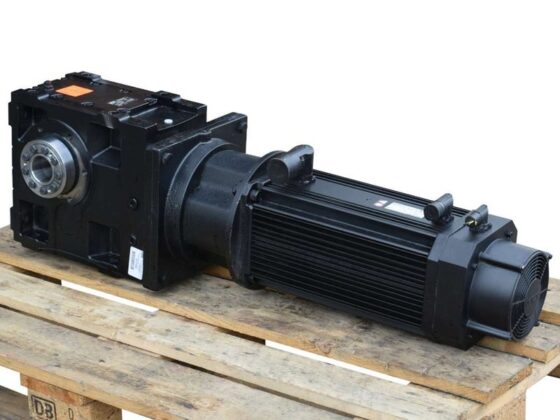 Lenze Mca 19S35 – RS0P1 – Z0G0 -stbf 10N- R2SU – Three-phase Electric Motor — Lenze