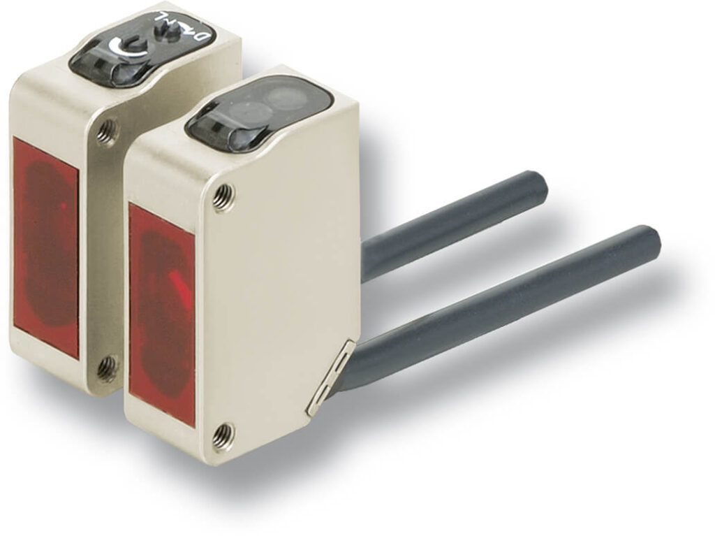 Omron E3ZM20 12-240V Ac/dc — OMRON