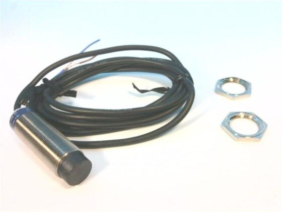 Schneider Electric XS618B4MAL2 Proximity / photoelectric sensor — SCHNEIDER