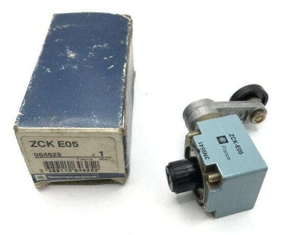 Schneider Electric ZCKE05+ZCKY15 Limit Switch Head and Roller — SCHNEIDER