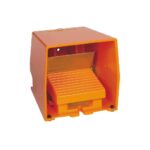 XPER711 – Schneider Electric Preventa XPE, Single foot switch, metal, orange, with cover, trigger mechanism, 2 steps, 2 NO +…